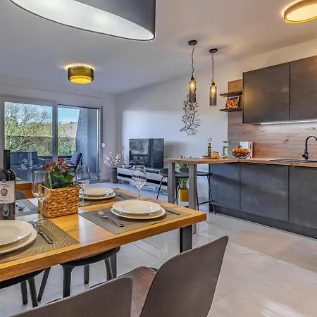 Cozy In Pula With Wifi Apartment Fizela