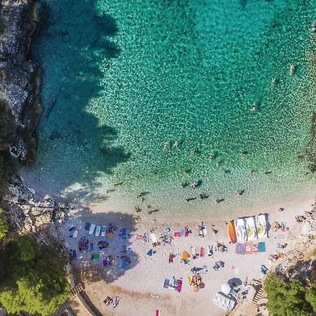 Cozy In Pula With Wifi